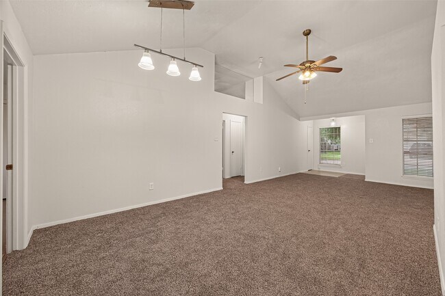 Building Photo - 2714 S Brompton Dr