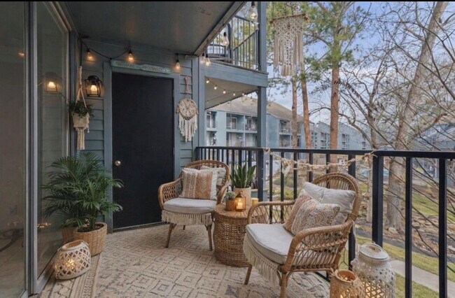 Building Photo - 12500 Melville Dr