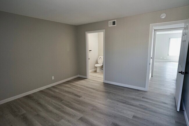 Building Photo - 8101 Larson Ave