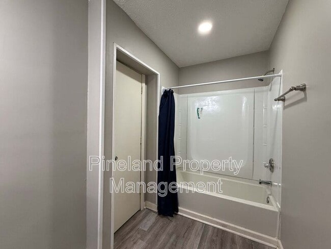 Building Photo - 1213 Strickland Bridge Rd