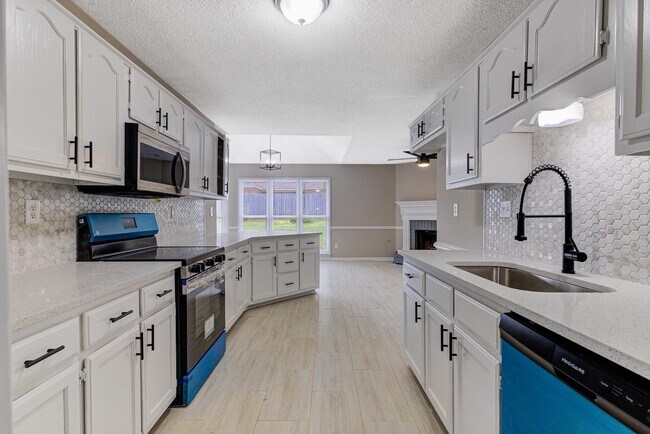 Building Photo - 1937 Ada Ln