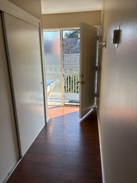 Building Photo - 23 N Ellsworth Ave