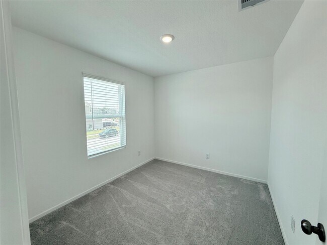 Building Photo - 21321 Carosella Dr