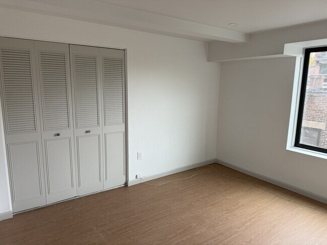 Building Photo - 1243 Beacon St