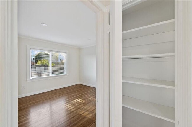 Building Photo - 279 Ramsell St