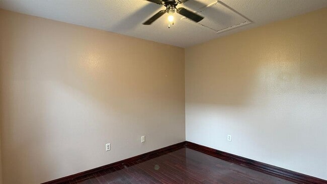 Building Photo - 211 Caribbean Dr