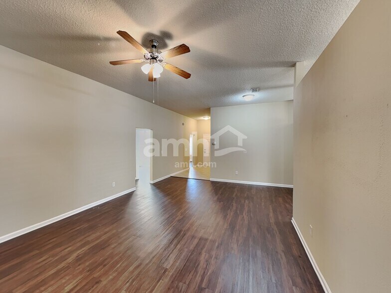 Building Photo - 12333 Anarania Dr