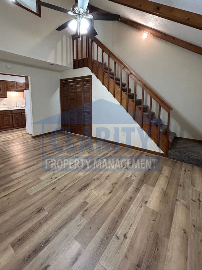 Building Photo - Centrally located two bedroom duplex!