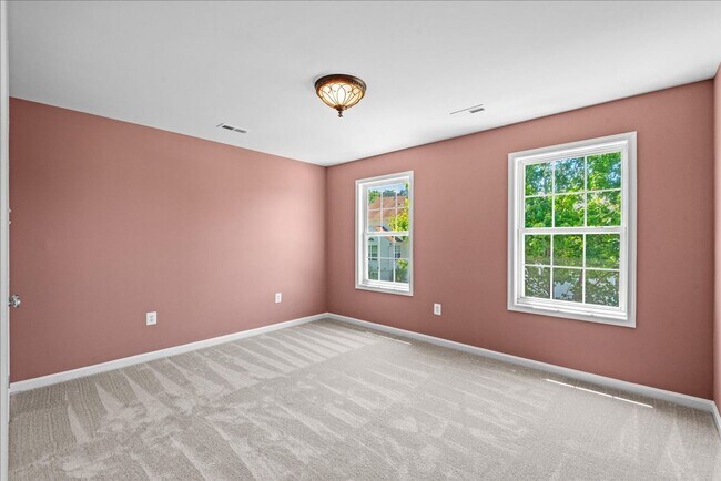 Building Photo - CLOSE TO I-95 & QUANTICO!