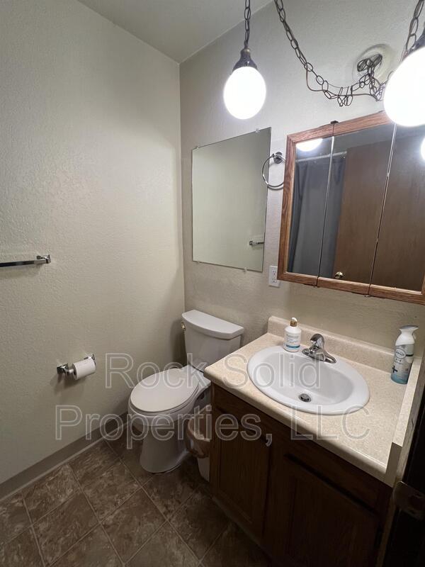 Building Photo - 3305 Frontier St