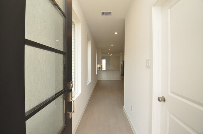 Building Photo - 29034 Bison Hvn Dr