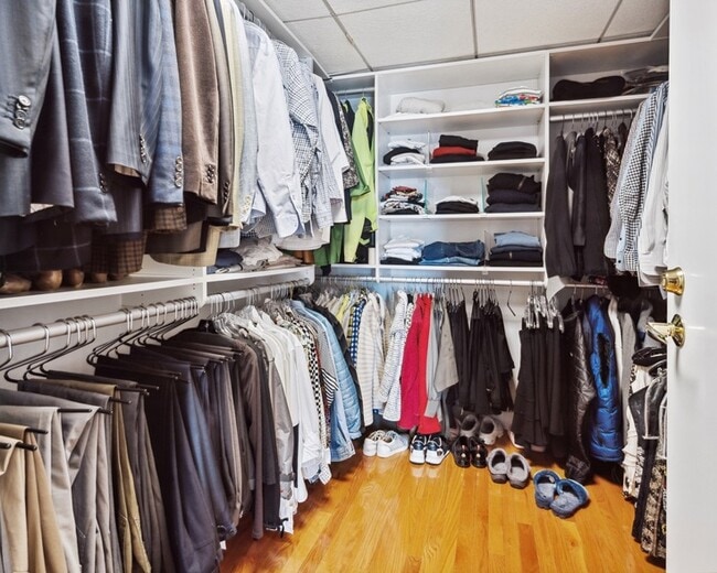 Building Photo - 445 E North Water St