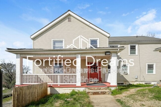 Building Photo - 201 Church St