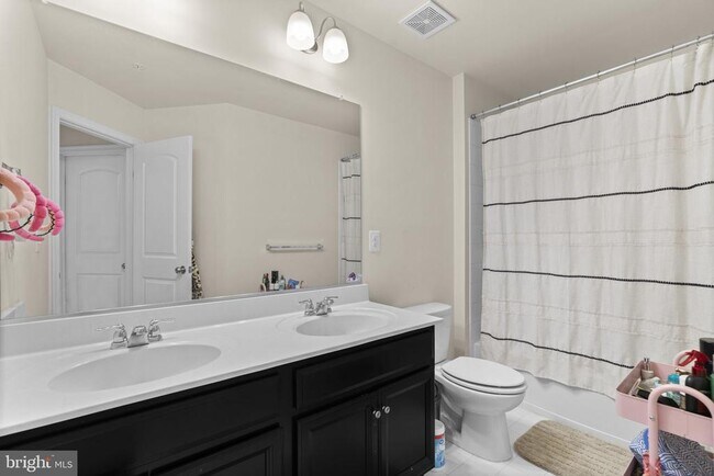 Building Photo - 858 Nancy Lynn Ln