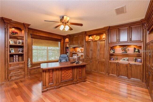 Building Photo - 105 Cedar Heights Ct