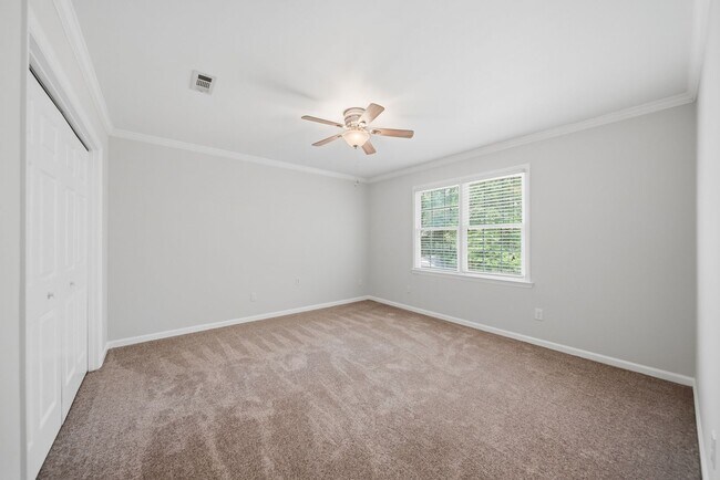 Building Photo - Beautifully Crafted 4BR Home with Sunroom, Office & Prime Location Near Downtown Hickory!