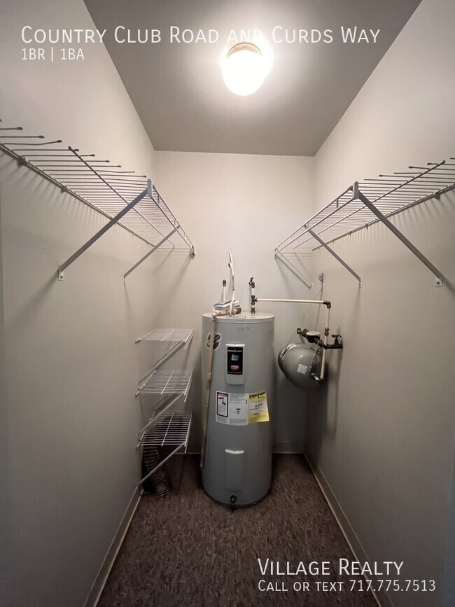 Building Photo - 631 Country Club Rd