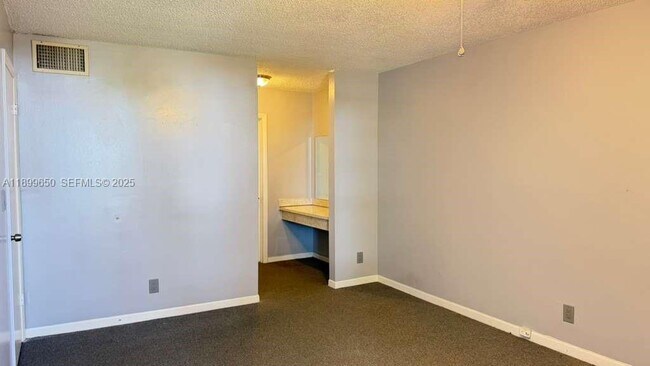 Building Photo - 7175 Orange Dr