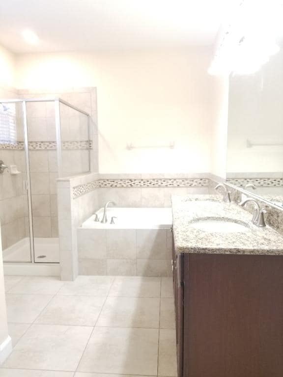 Building Photo - 15186 Evergreen Oak Loop