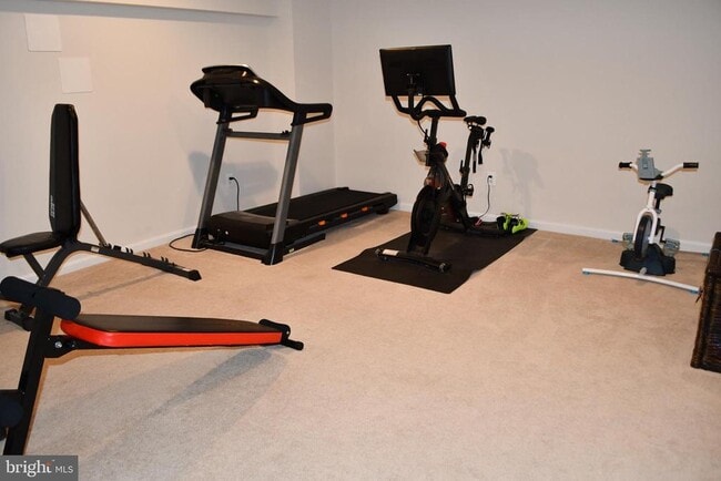 Building Photo - 848 Chestnut Ridge Dr