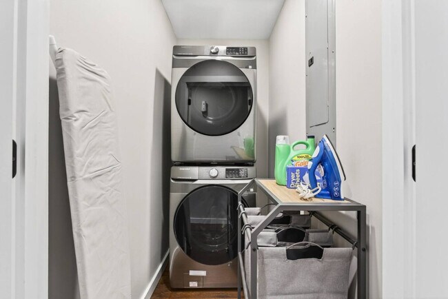 Building Photo - 518 Prospect St