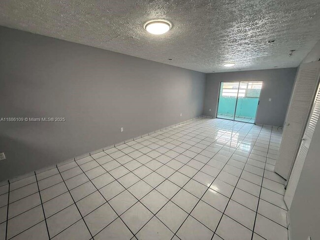 Building Photo - 6055 W 19th Ave