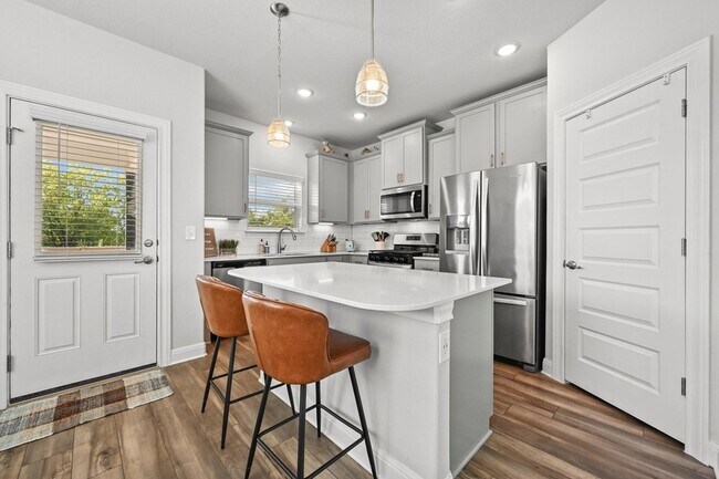 Building Photo - 6514 Marsh Ln