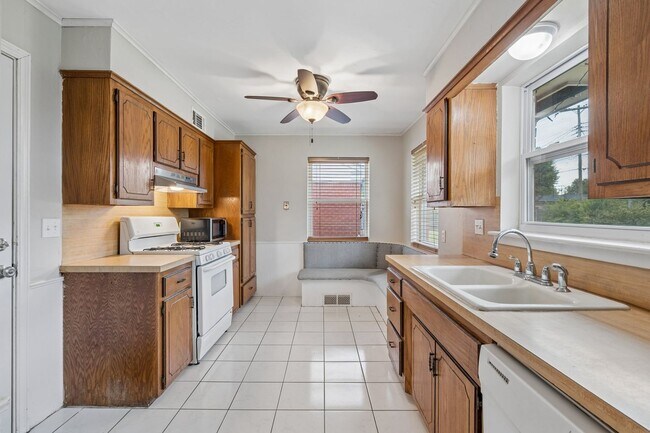 Building Photo - 3025 NW 67th St