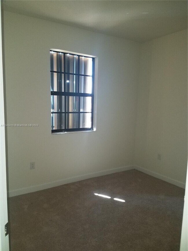 Building Photo - 3741 SE 1st St