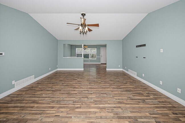 Building Photo - 1531 N Clay St