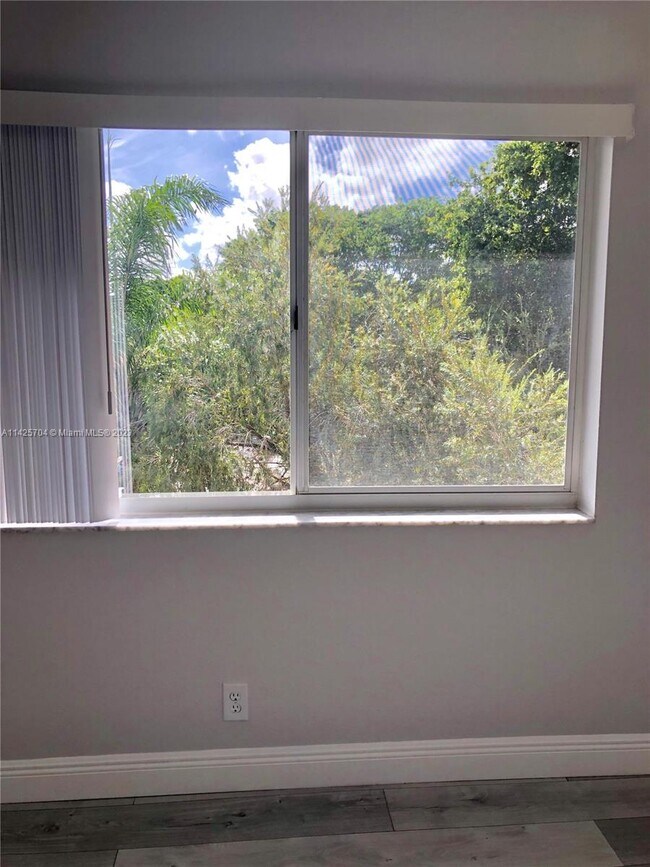 Building Photo - 3995 W McNab Rd