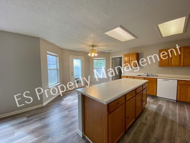 Building Photo - COMING SOON!! Gorgeous 3 Bedroom 2.5 Bath Home in Avon is Near Everything