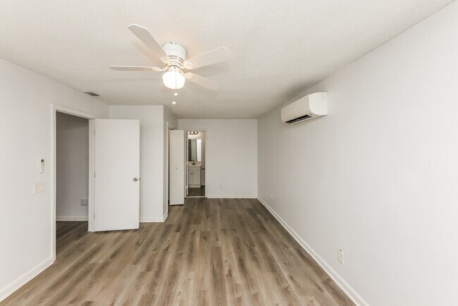 Building Photo - 4230 Senoa Dr