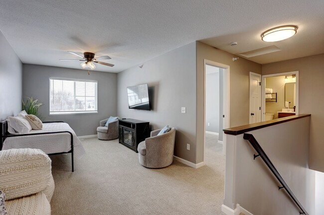Building Photo - New-Willow Cascades Townhomes!