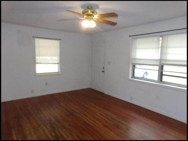 Building Photo - 107 S Holly St