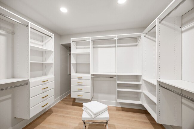 Building Photo - 2830 Triway Ln