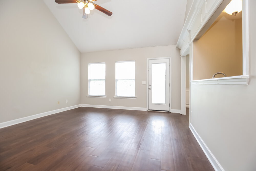 Building Photo - 2943 Hollicom Dr