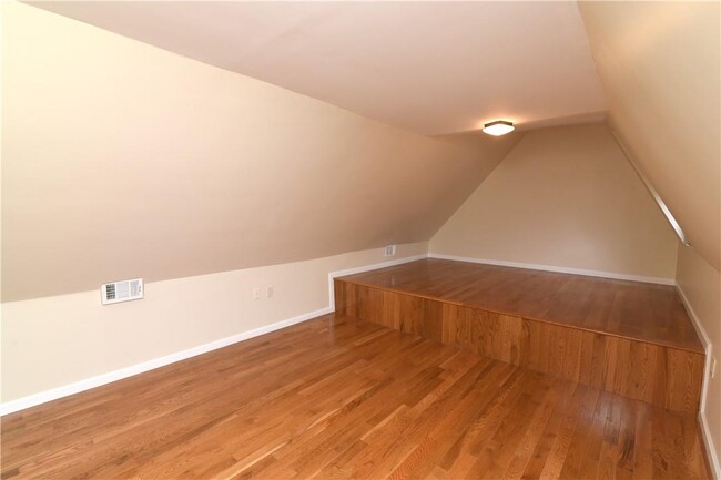 Building Photo - 316 Chateau Rive