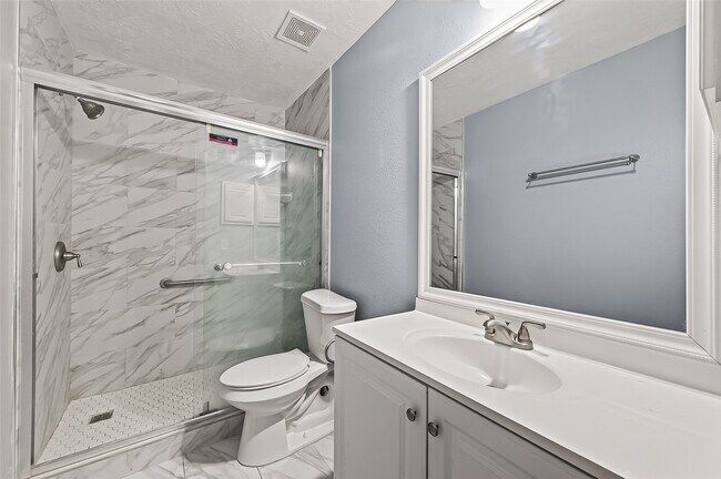 Building Photo - 9323 Eaglewood Shadows Ct