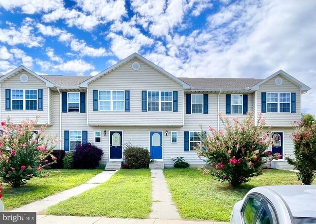 Primary Photo - 57 Bay Hill Ln