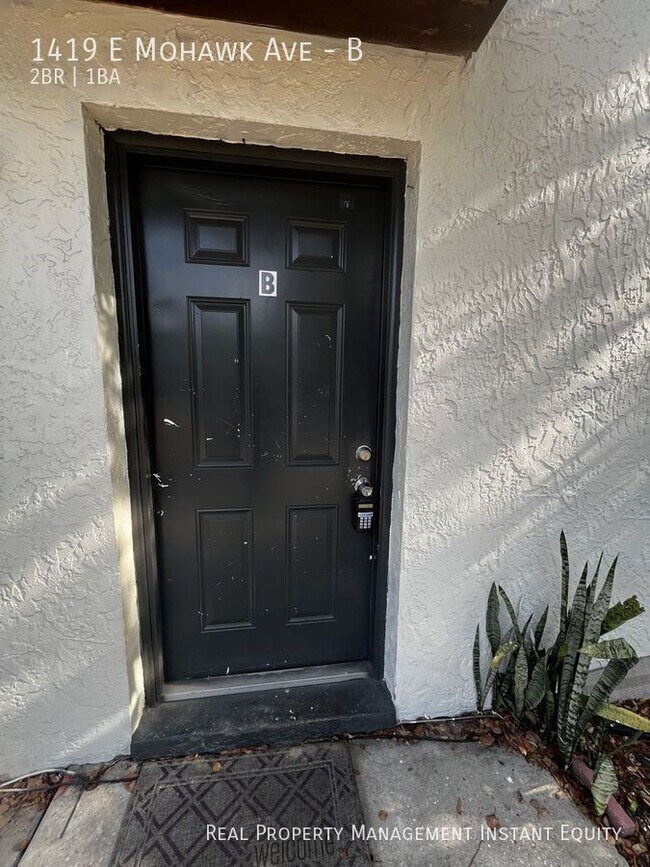 Building Photo - 1419 E Mohawk Ave