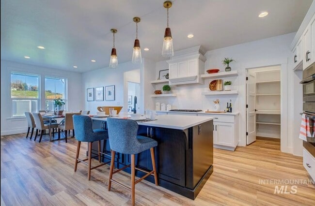 Building Photo - Luxury Living in Dry Creek Ranch