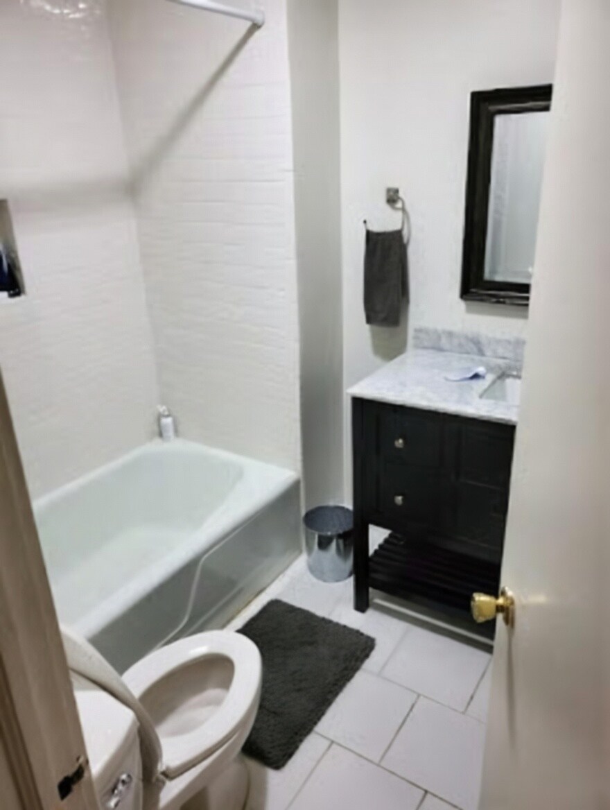 Building Photo - 1803 Calhoun St