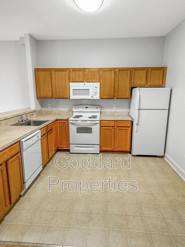 Building Photo - 2205 N Charles St