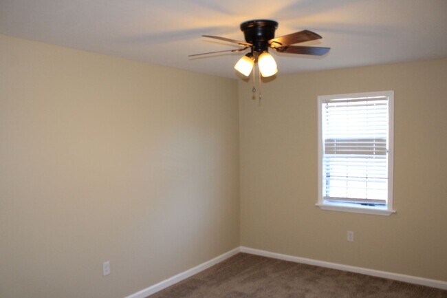 Building Photo - 3 Bedroom 2 Bath Columbia County Available