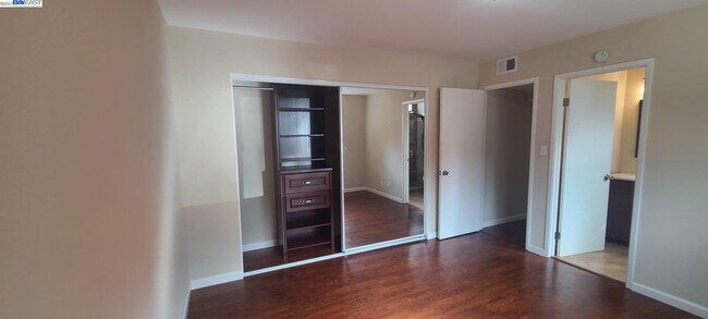 Building Photo - 2342 D St