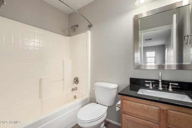 Building Photo - 4122 E Palm Beach Dr
