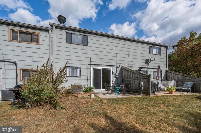 Building Photo - 56 Dover Dr