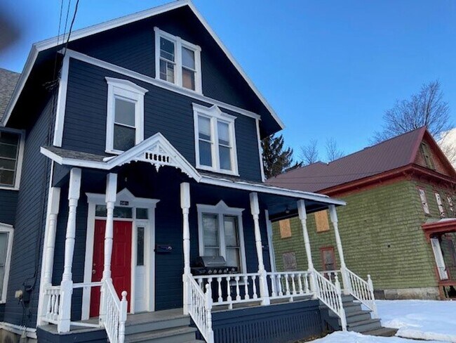 Building Photo - 56 Lincoln Ave