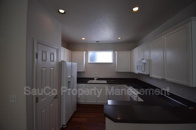 Building Photo - 20789 SW Murphy Ln